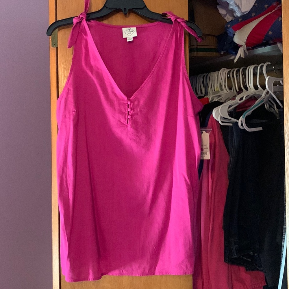 Sleeveless blouse